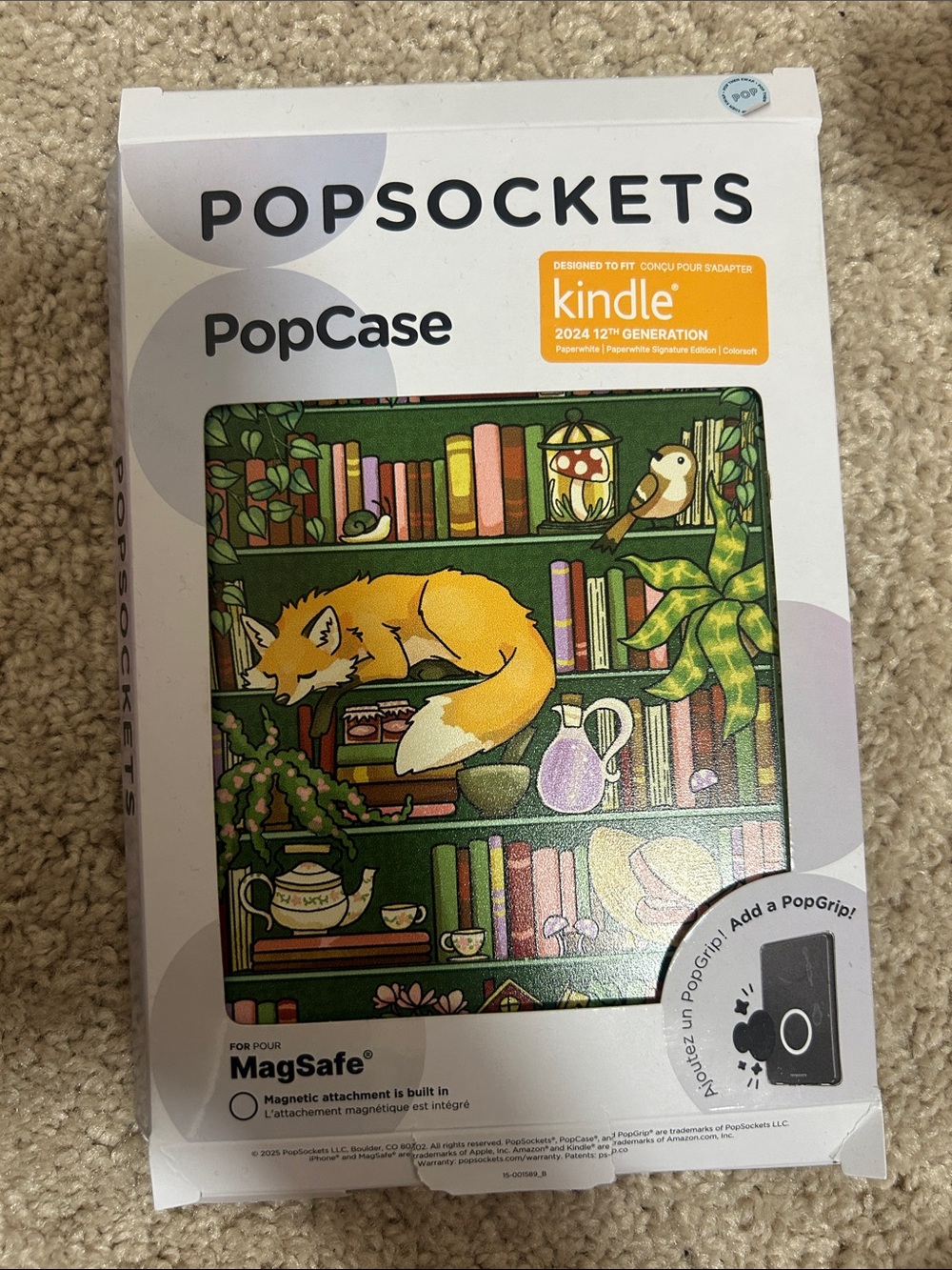PopSocket PopCase Kindle MagSafe Fox on Bookshelf Green Cover